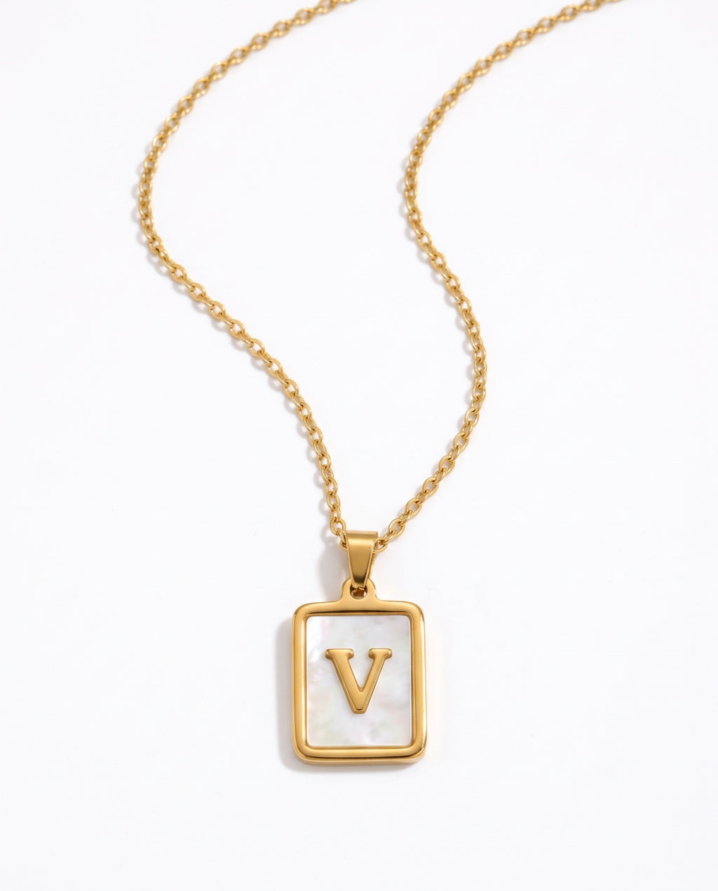 Dorado letra V
