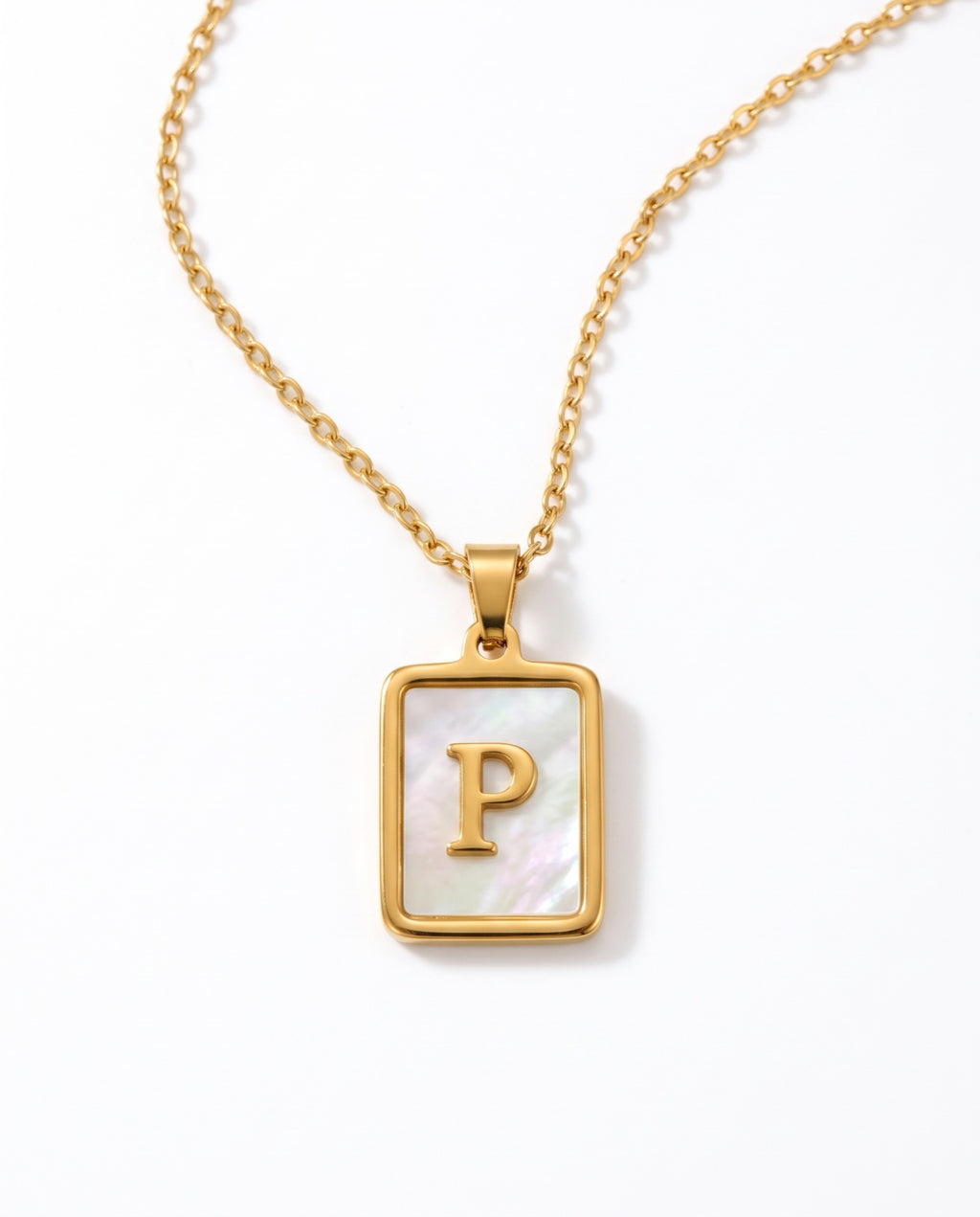 Dorado letra P